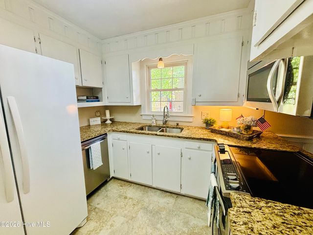 2104 Charles Boulevard, Greenville, NC 27858