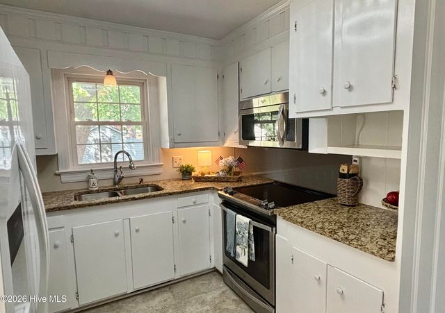 2104 Charles Boulevard, Greenville, NC 27858