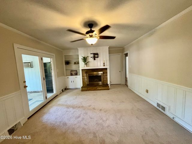 2104 Charles Boulevard, Greenville, NC 27858