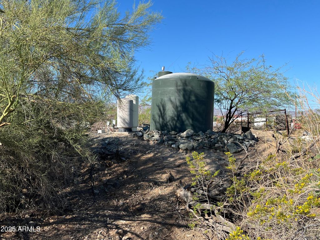 Image 10 of property listing at 11500 S 36TH Avenue -, Laveen, AZ 85339