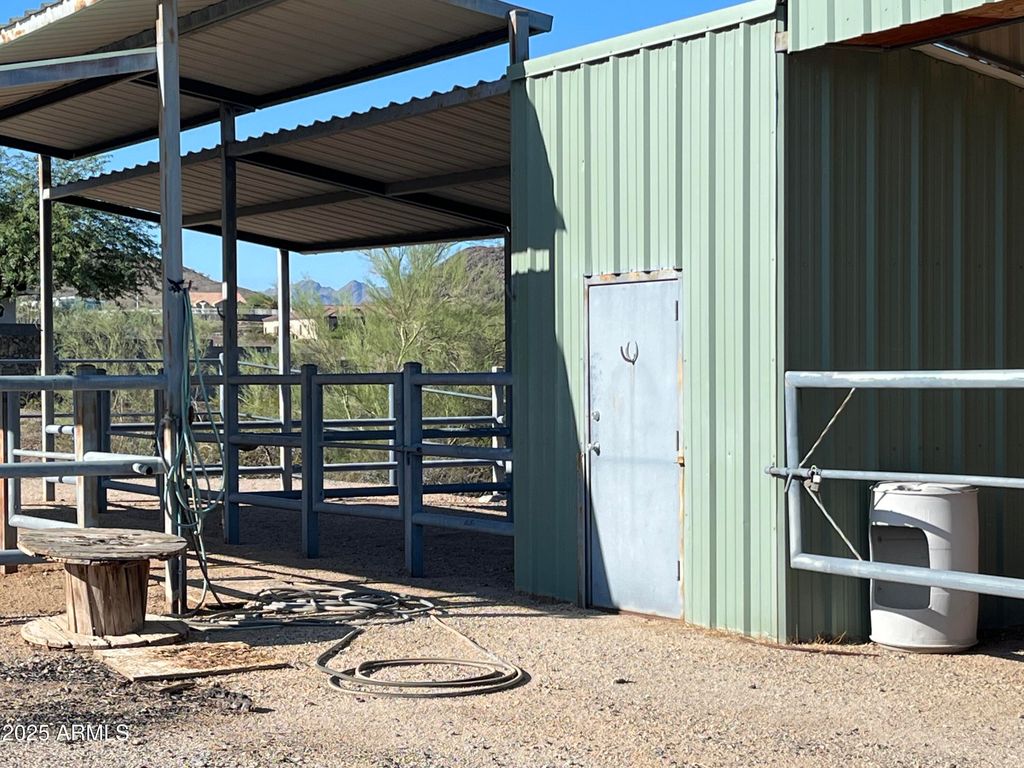 Image 6 of property listing at 11500 S 36TH Avenue -, Laveen, AZ 85339