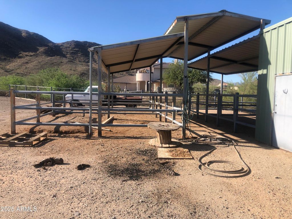 Image 8 of property listing at 11500 S 36TH Avenue -, Laveen, AZ 85339