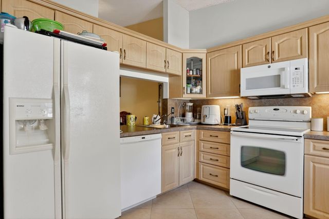 3204 Carambola Cir 0, Coconut Creek, FL 33066
