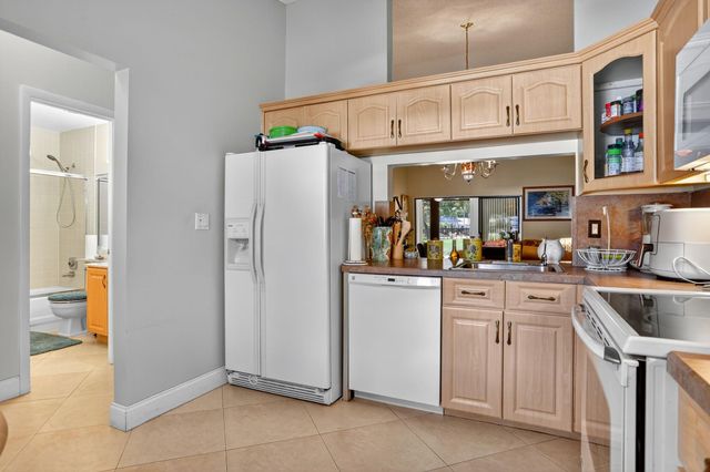 3204 Carambola Cir 0, Coconut Creek, FL 33066