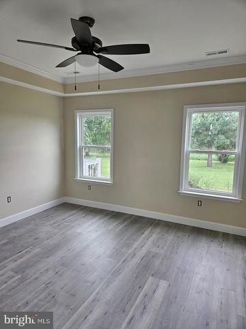 83 WATERS COVE CIR, Reedville, VA 22539