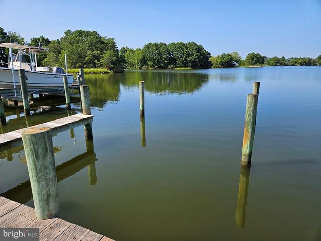 83 WATERS COVE CIR, Reedville, VA 22539