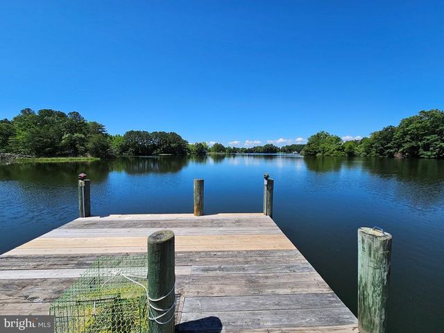 83 WATERS COVE CIR, Reedville, VA 22539