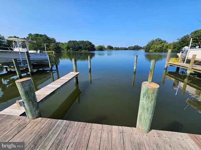 83 WATERS COVE CIR, Reedville, VA 22539