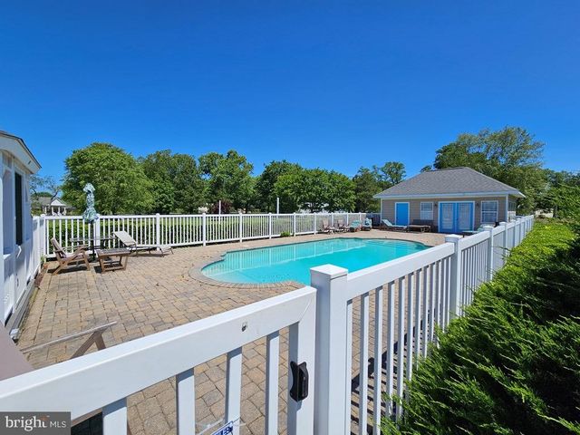 83 WATERS COVE CIR, Reedville, VA 22539