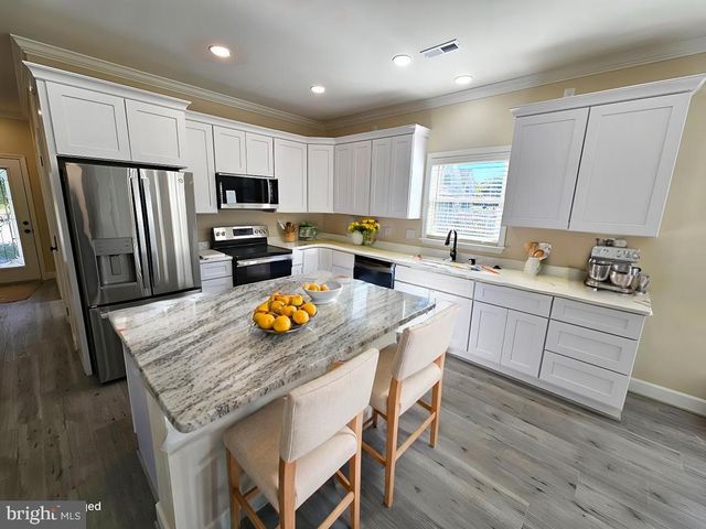 83 WATERS COVE CIR, Reedville, VA 22539