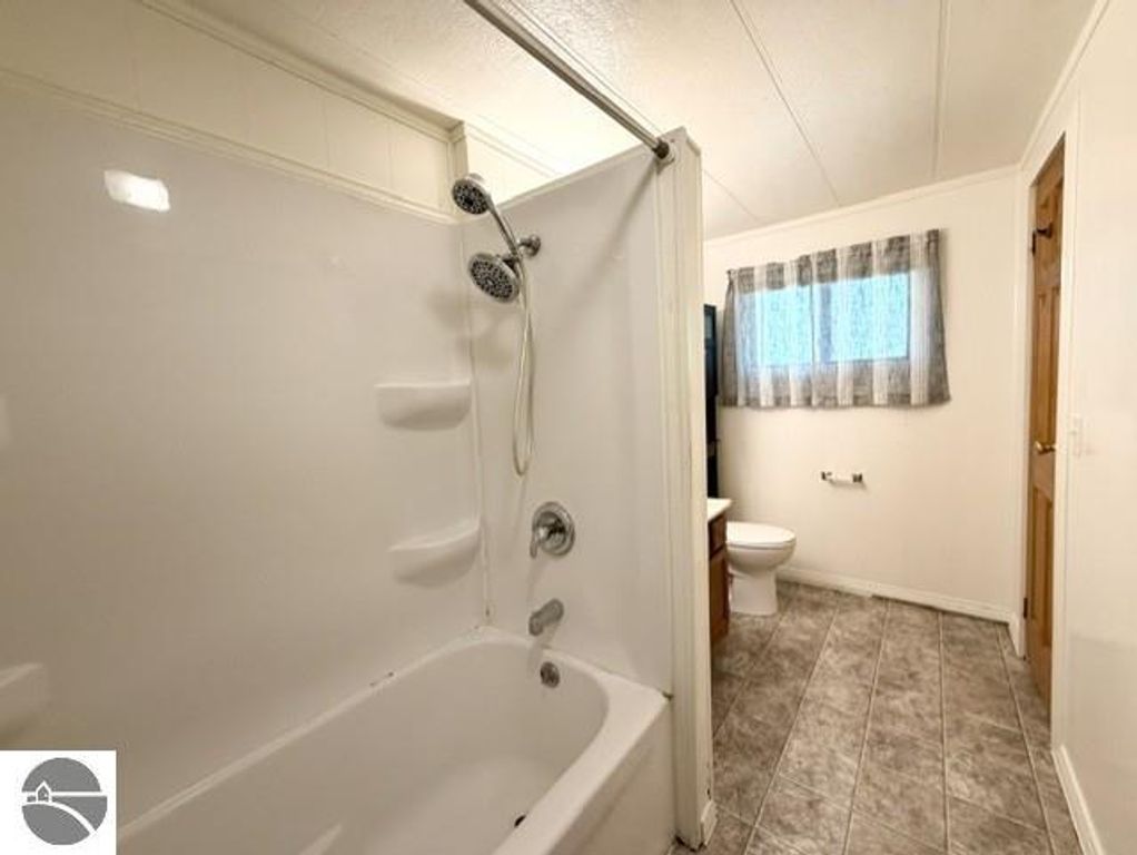 Image 9 of property listing at 510 S Mill Street, St Louis, MI 48880
