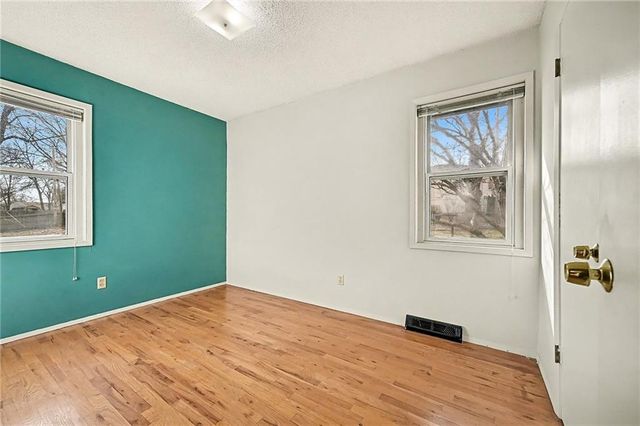 5525 NE 59th Terrace, Kansas City, MO 64119