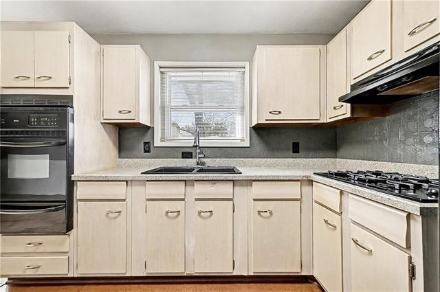 5525 NE 59th Terrace, Kansas City, MO 64119