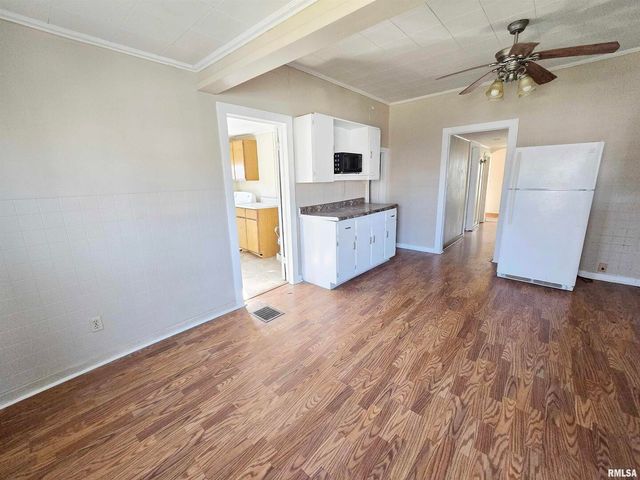 900 S 16TH Street, Herrin, IL 62948