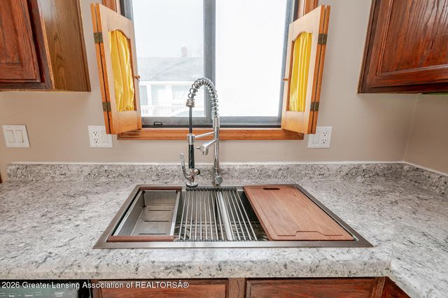 5650 Hughes Road, Lansing, MI 48911