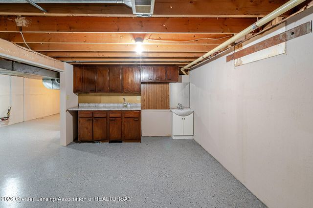 5650 Hughes Road, Lansing, MI 48911