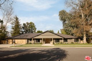 17539 Magnolia Boulevard, Encino, CA 91316