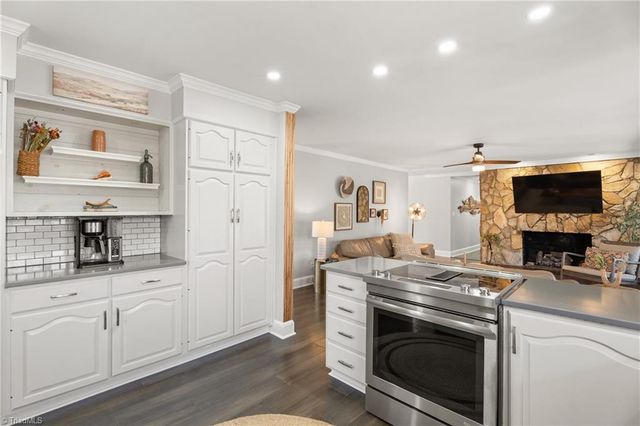 7588 Lasater Road, Clemmons, NC 27012