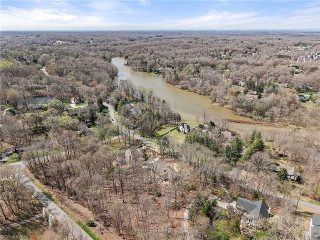 7588 Lasater Road, Clemmons, NC 27012