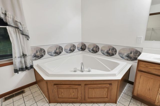 11839 Flint Ridge Road SE, Newark, OH 43055