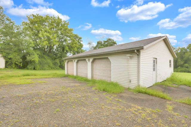 11839 Flint Ridge Road SE, Newark, OH 43055
