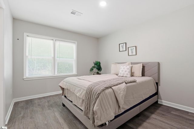 38 Shore Drive, Greenville, SC 29611