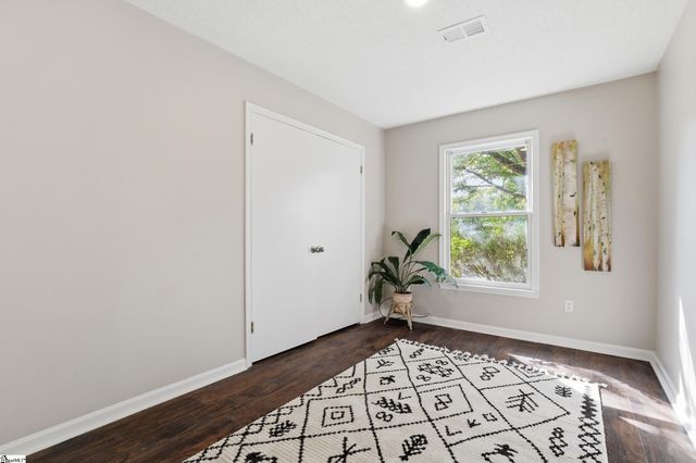 38 Shore Drive, Greenville, SC 29611