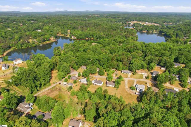 38 Shore Drive, Greenville, SC 29611