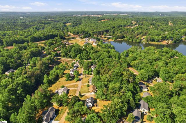 38 Shore Drive, Greenville, SC 29611