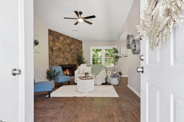 38 Shore Drive, Greenville, SC 29611