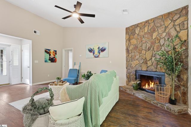 38 Shore Drive, Greenville, SC 29611