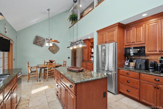 3 Brenner Ridge Road, Pleasant Valley, NY 12569