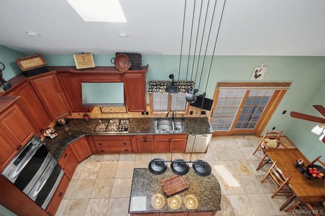 3 Brenner Ridge Road, Pleasant Valley, NY 12569