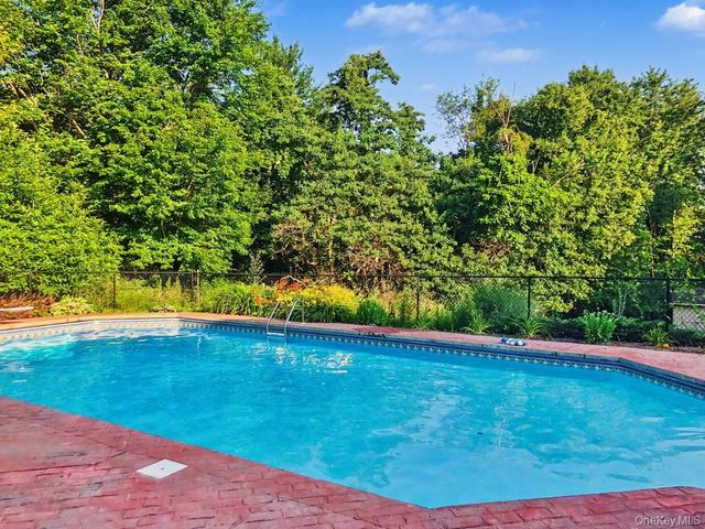 3 Brenner Ridge Road, Pleasant Valley, NY 12569