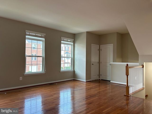 45901 PEACH OAK TER, Sterling, VA 20166