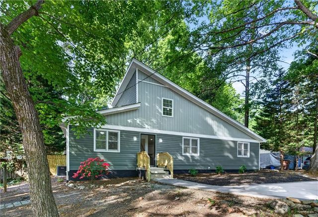 2913 Marthas Place, Greensboro, NC 27408
