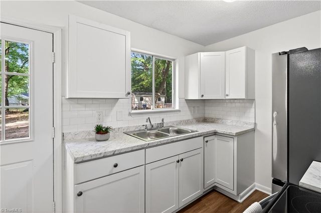 2913 Marthas Place, Greensboro, NC 27408