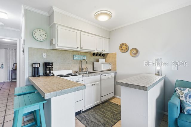 40 Folly Field Rd Apt C302, Hilton Head Island, SC 29928