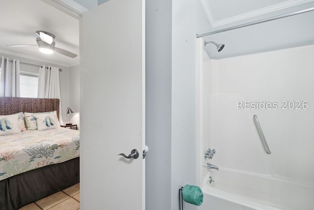 40 Folly Field Rd Apt C302, Hilton Head Island, SC 29928