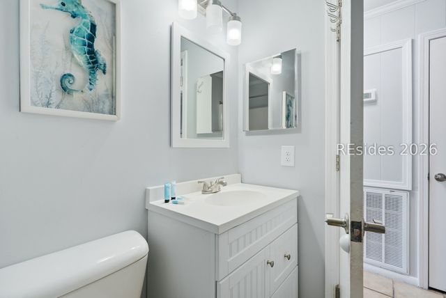 40 Folly Field Rd Apt C302, Hilton Head Island, SC 29928