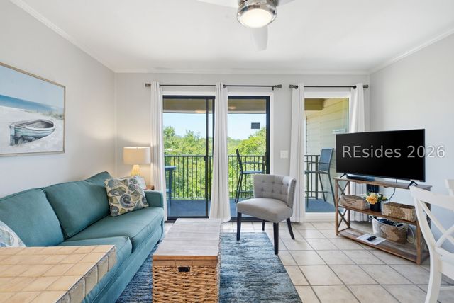40 Folly Field Rd Apt C302, Hilton Head Island, SC 29928