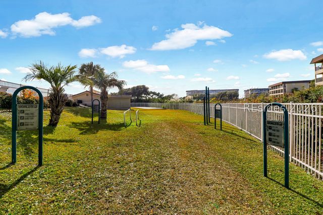 40 Folly Field Rd Apt C302, Hilton Head Island, SC 29928