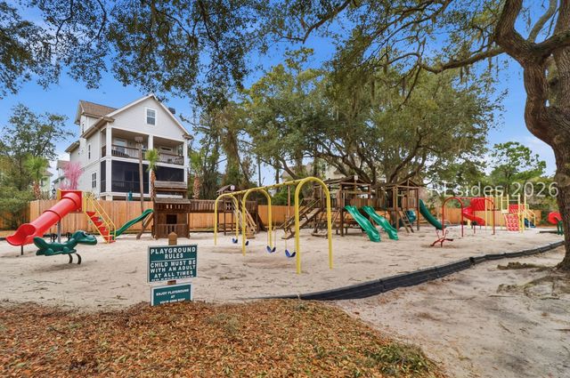 40 Folly Field Rd Apt C302, Hilton Head Island, SC 29928