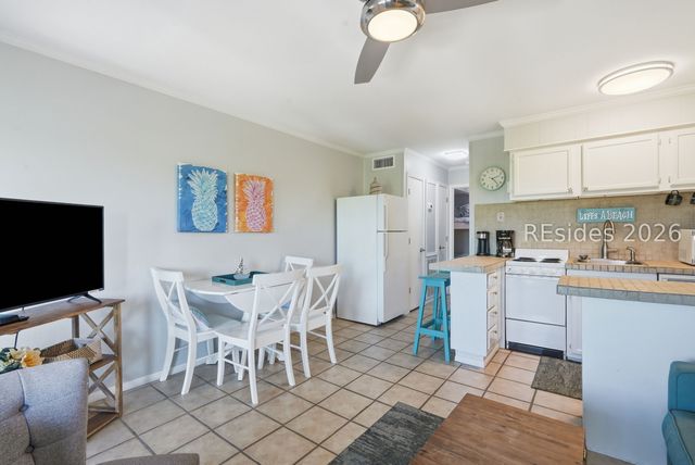 40 Folly Field Rd Apt C302, Hilton Head Island, SC 29928