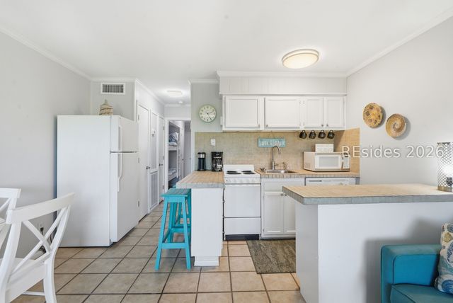 40 Folly Field Rd Apt C302, Hilton Head Island, SC 29928