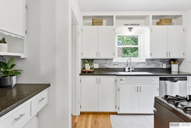 5123 Lake Street, Omaha, NE 68104