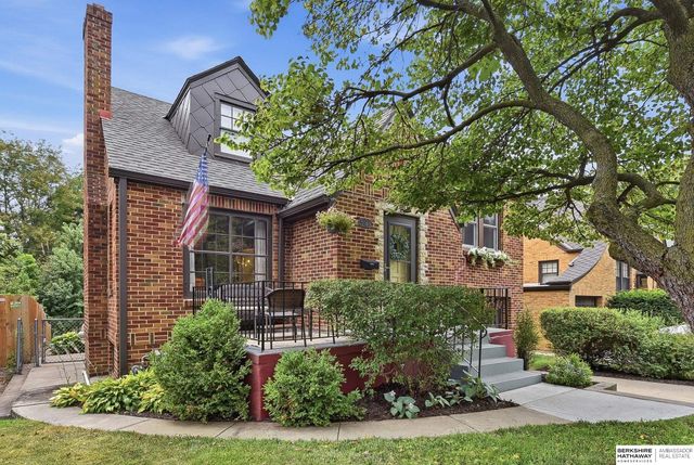 5123 Lake Street, Omaha, NE 68104