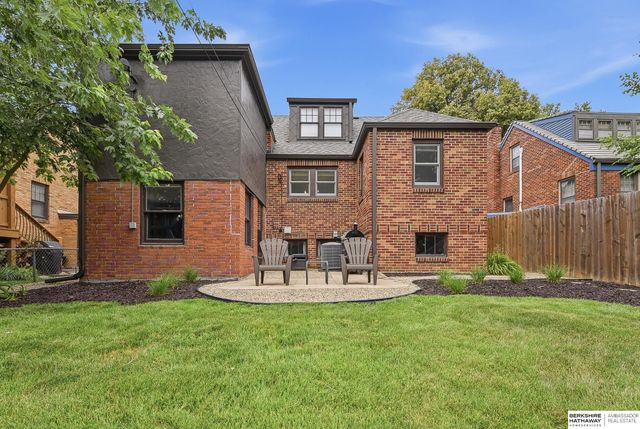 5123 Lake Street, Omaha, NE 68104