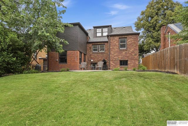 5123 Lake Street, Omaha, NE 68104