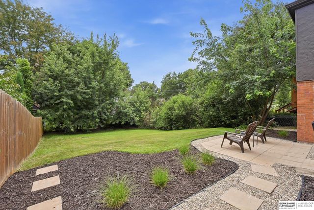 5123 Lake Street, Omaha, NE 68104